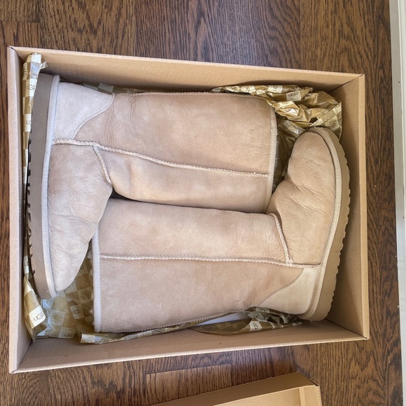 Tall UGG boots - Picture 2 of 8